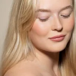 BB Cream - Glow, 30ml (nuanta deschisa), crema hidratanta nuantatoare cu chihlimbar